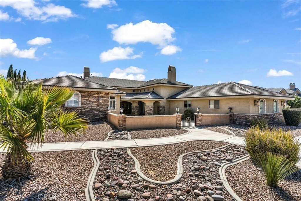 12935 Galewood Street  Apple Valley CA 92308 photo