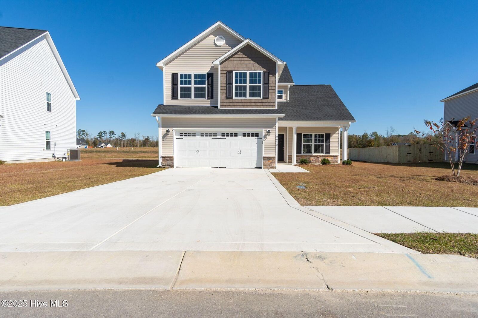 Property Photo:  2032 Bluewater Boulevard  NC 28562 