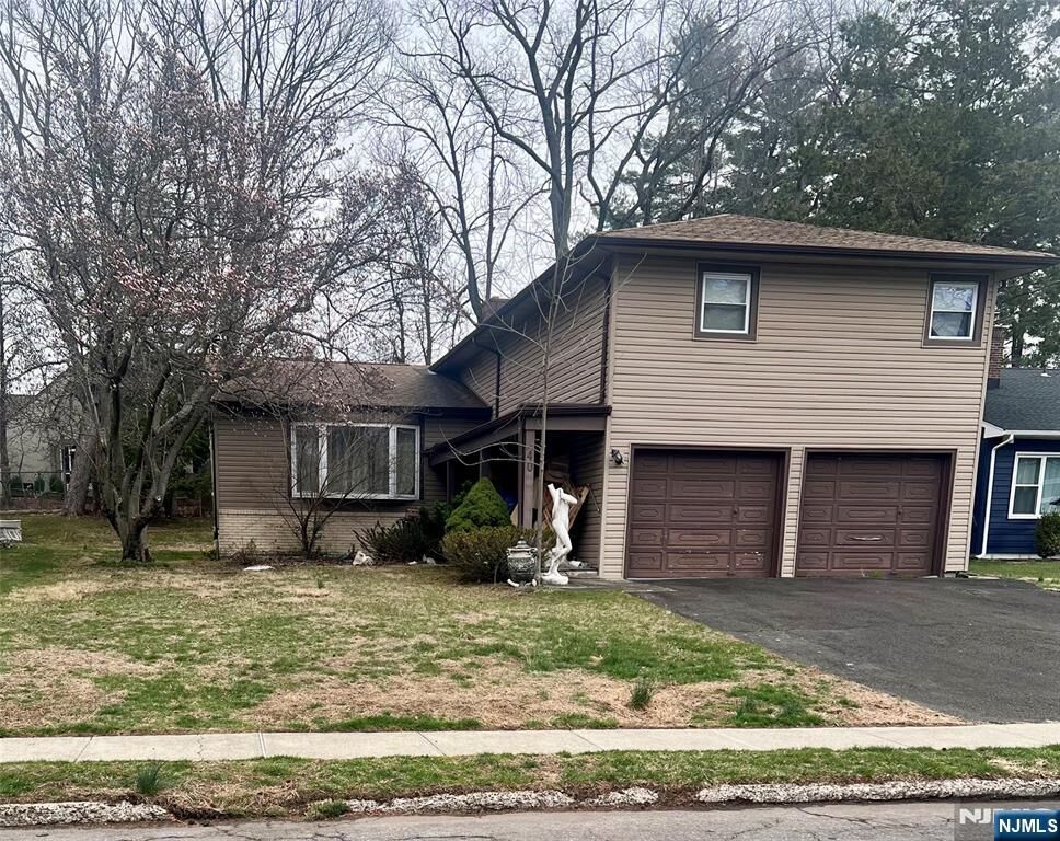 Property Photo:  40 Essex Road  NJ 07040 