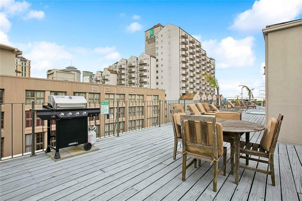 Property Photo: 330 Julia Street 223 LA 70130
