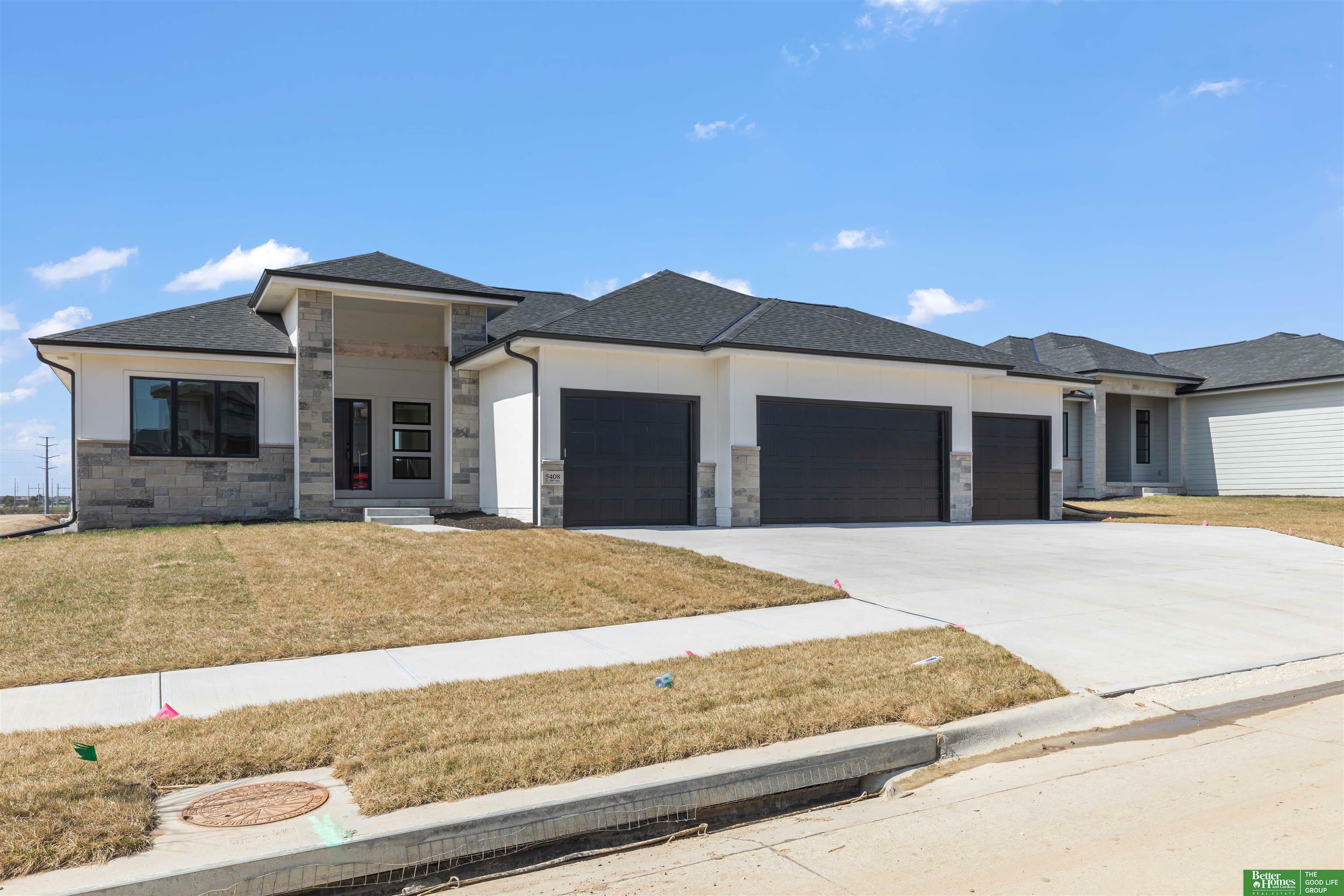 Property Photo: 5408 N 196th Avenue NE 68022