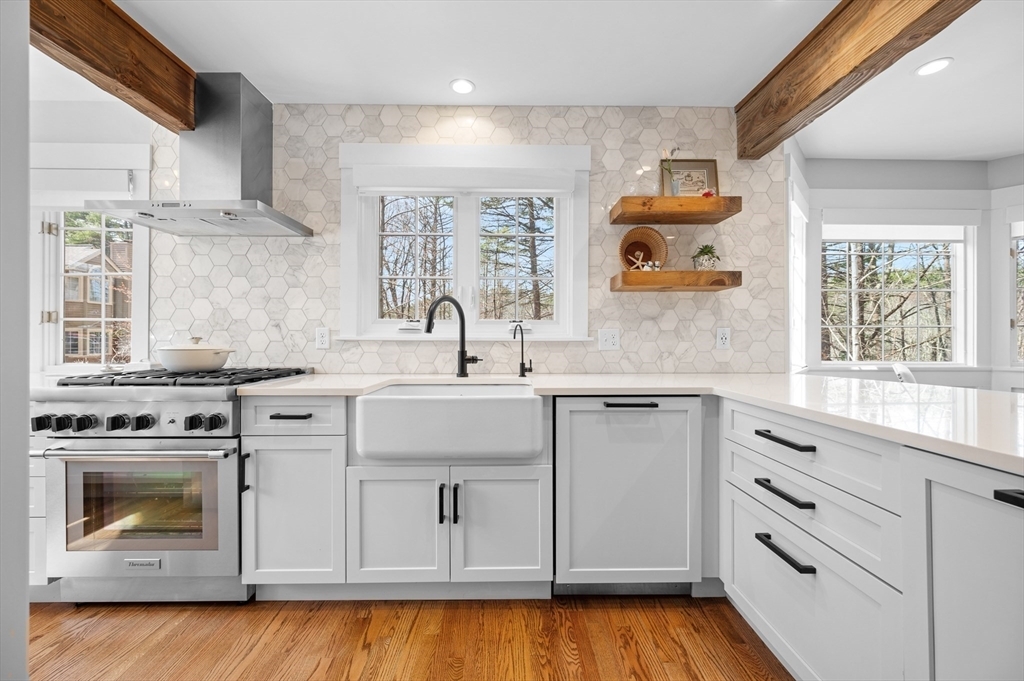 Property Photo: 9 Lilac Ct 9 MA 01748