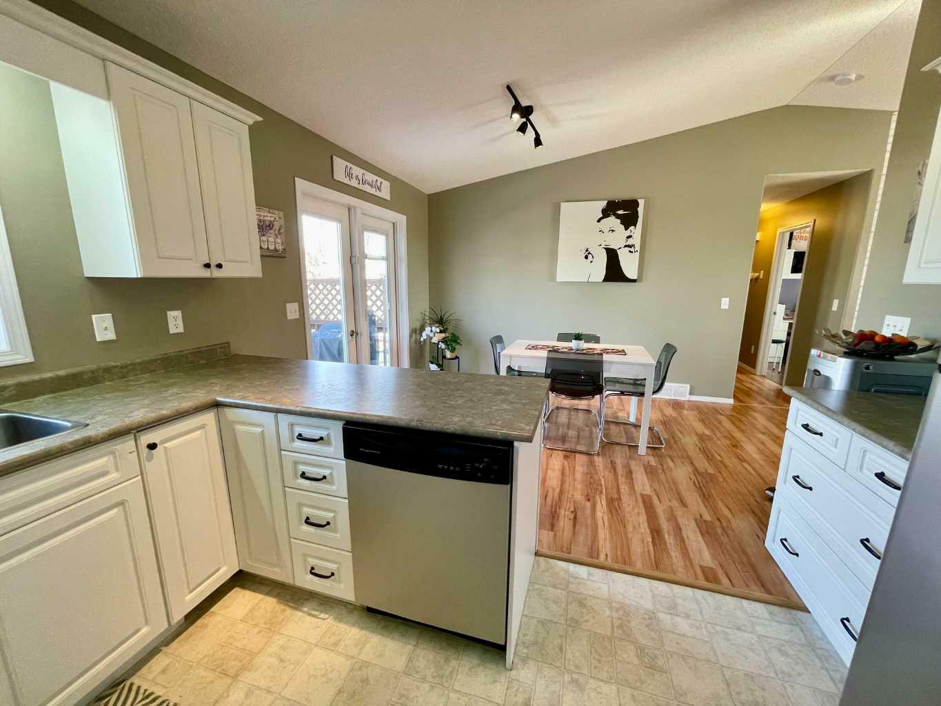 Photo de la propriété: 2518 8 Avenue AB T9W 1V8