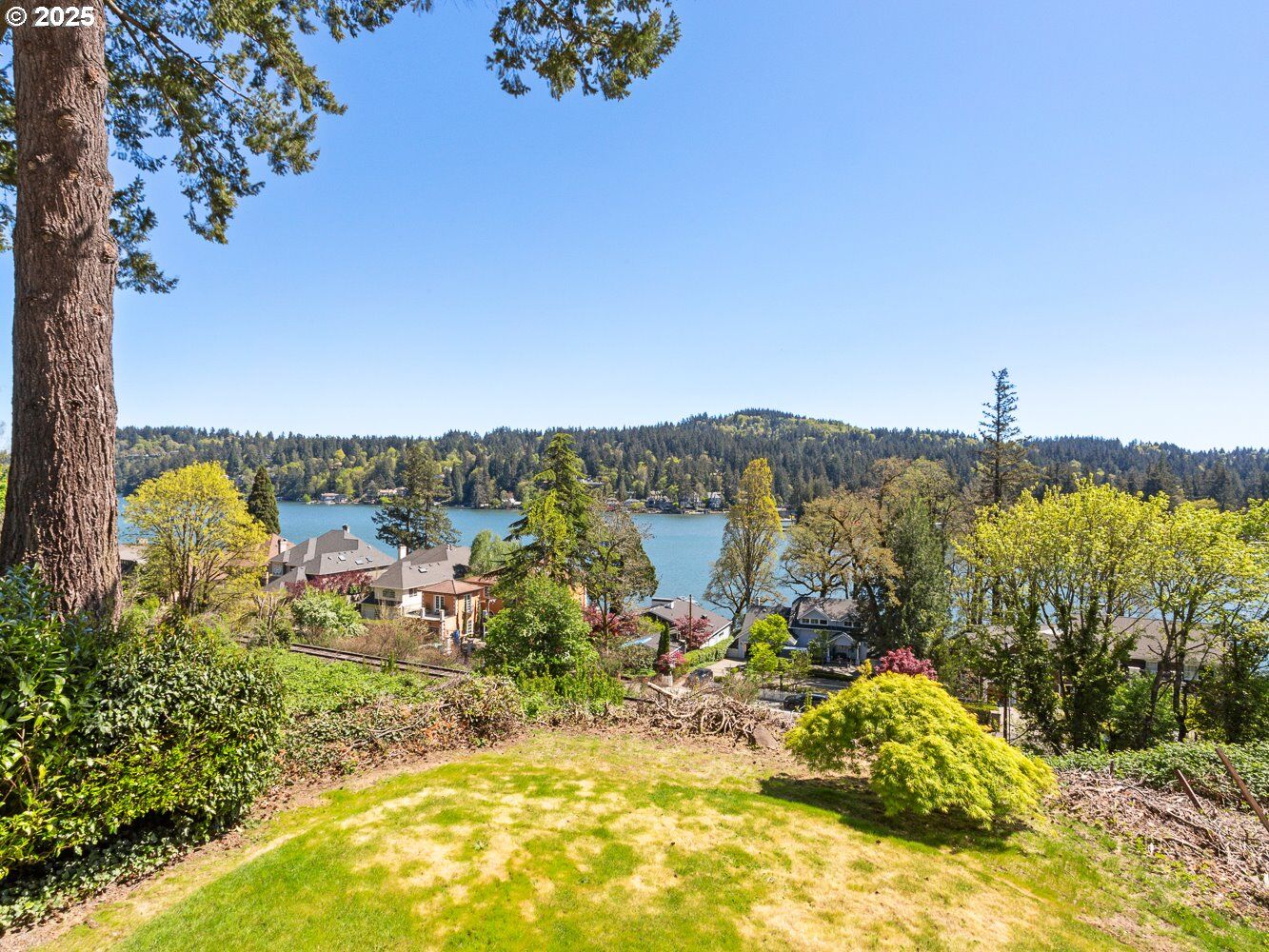 Property Photo:  3730 Upper Dr  OR 97035 