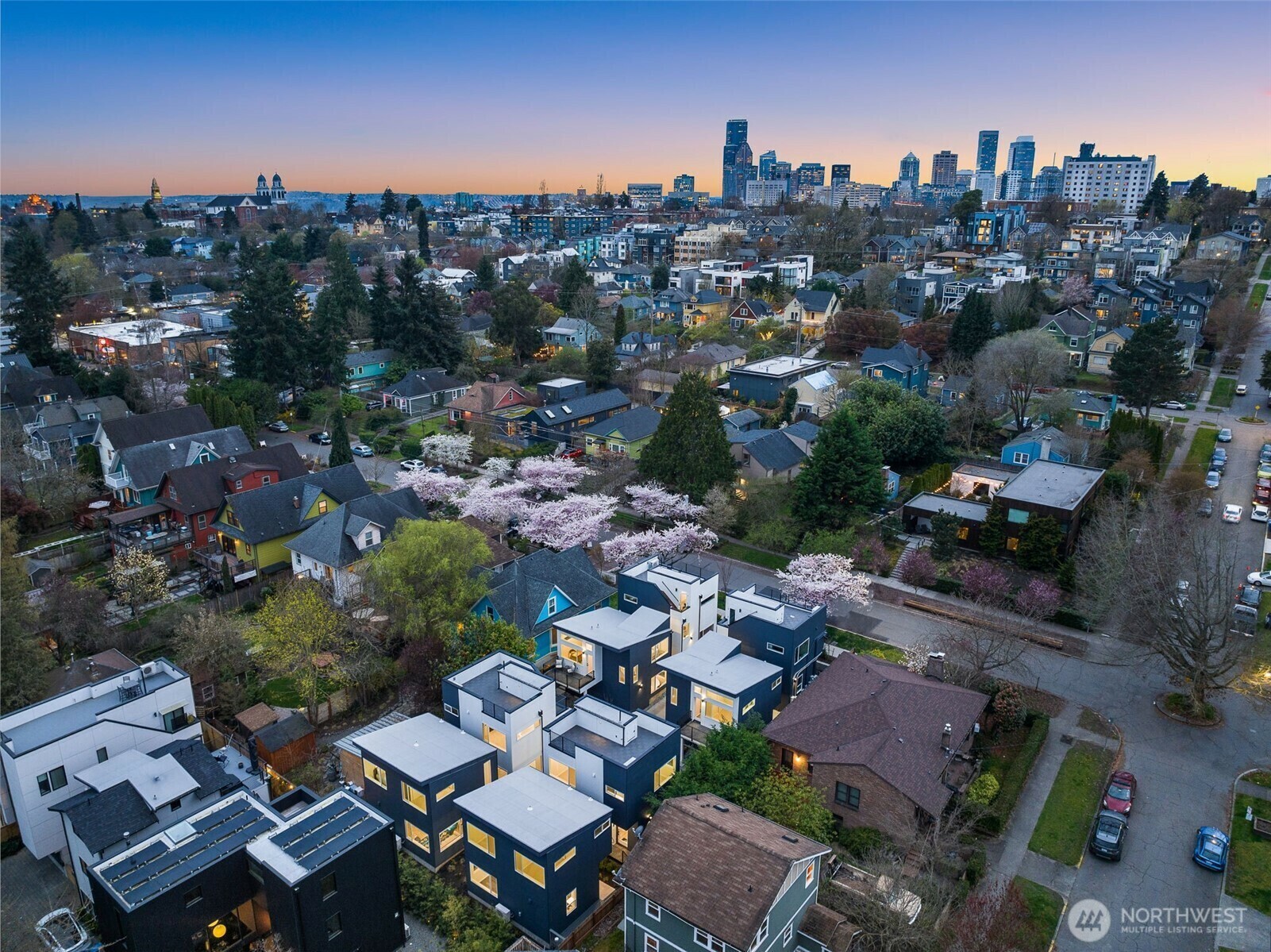 Property Photo: 1466 B 21st Avenue WA 98122