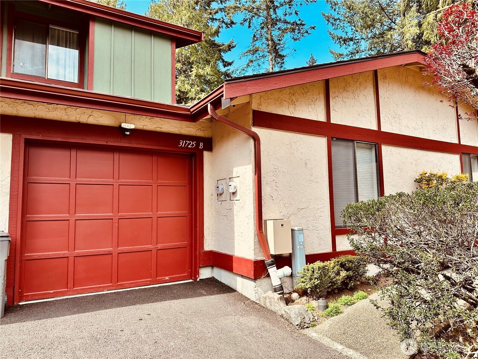 Property Photo:  31725  47th Lane SW B  WA 98023 