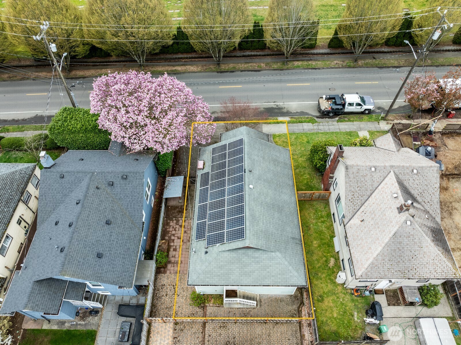 Property Photo: 5022 35th Avenue NE WA 98105
