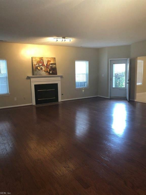 Property Photo: 820 E Willow Point Pl VA 23602
