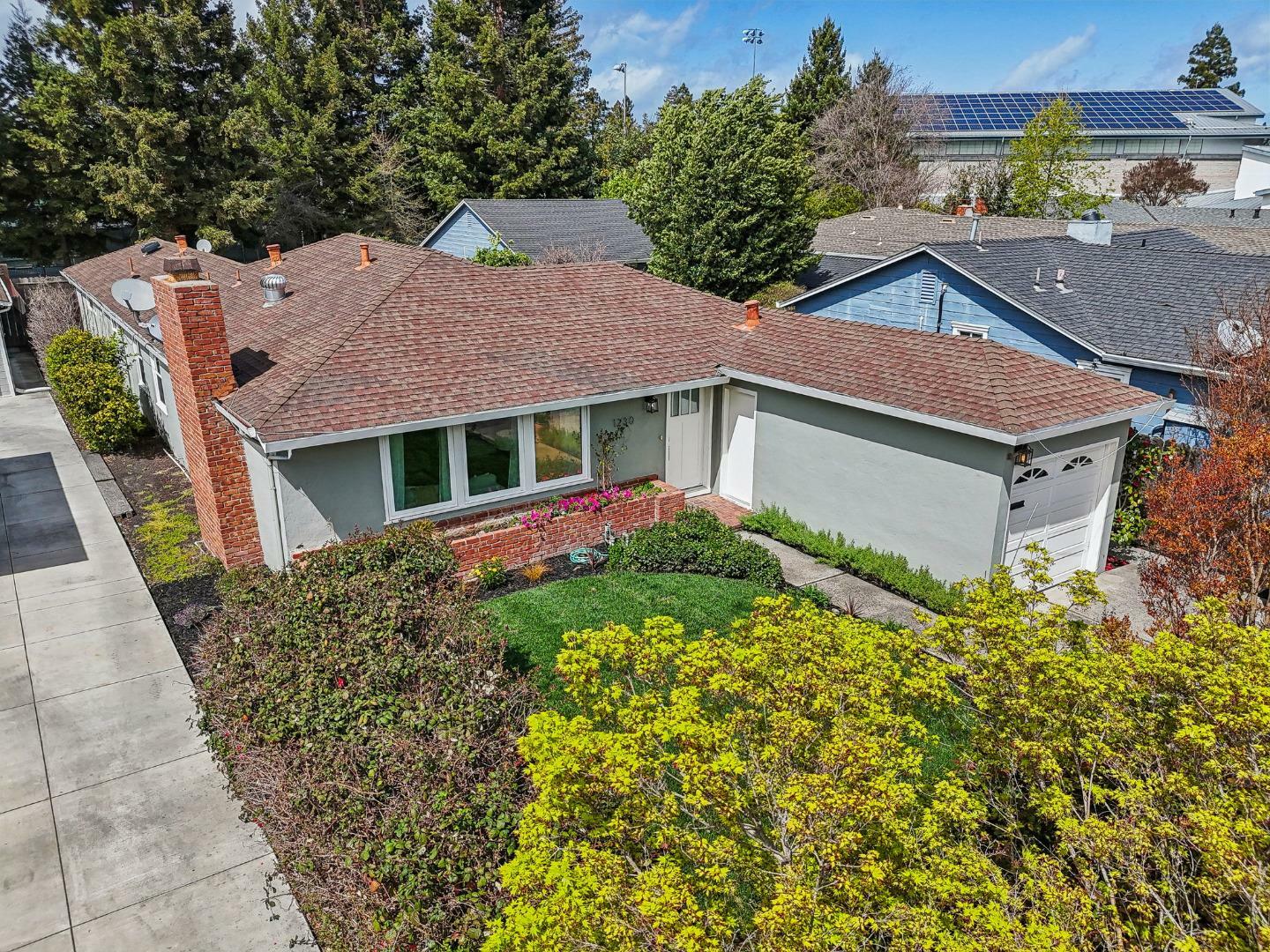 Property Photo: 1230 Roosevelt Avenue CA 94061