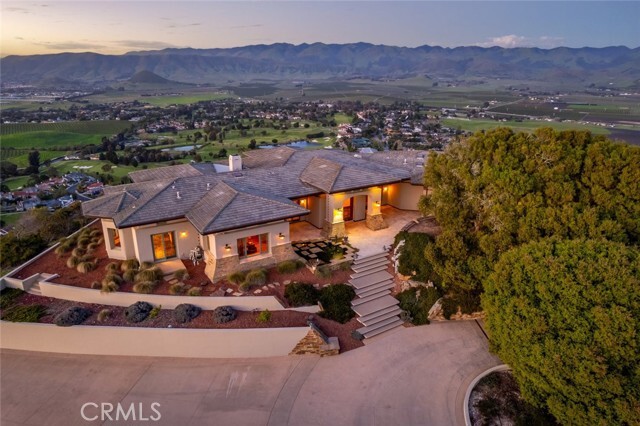 Property Photo: 1015 Rimrock Lane CA 93401