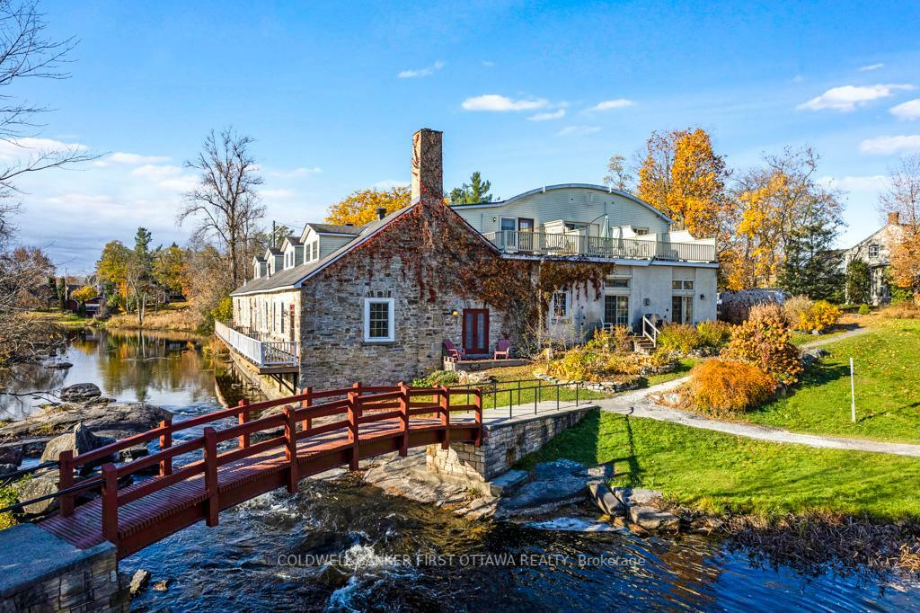 Property Photo:  5B Lewis Street  ON K7H 1M6 