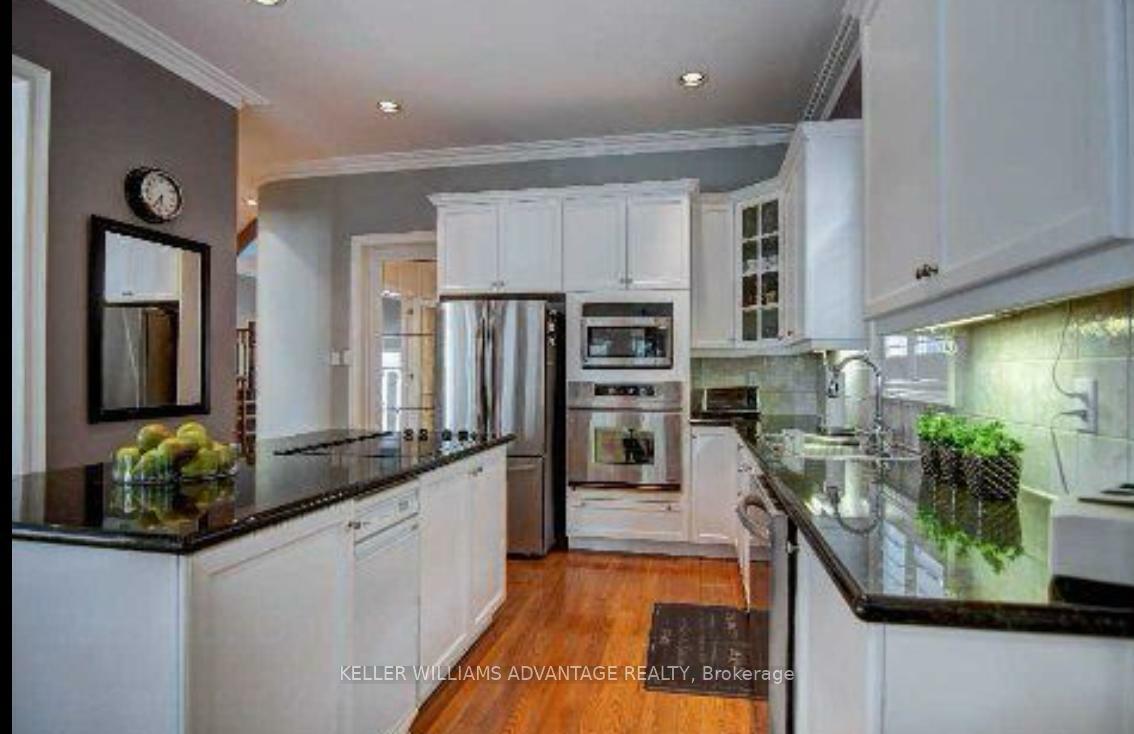 Property Photo: 336 Glengarry Avenue ON M5M 1E6