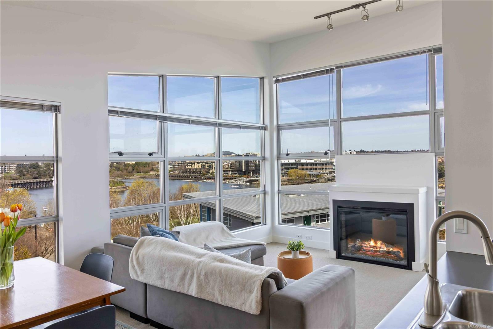 Property Photo: 797 Tyee Rd 405 BC V9A 7R4