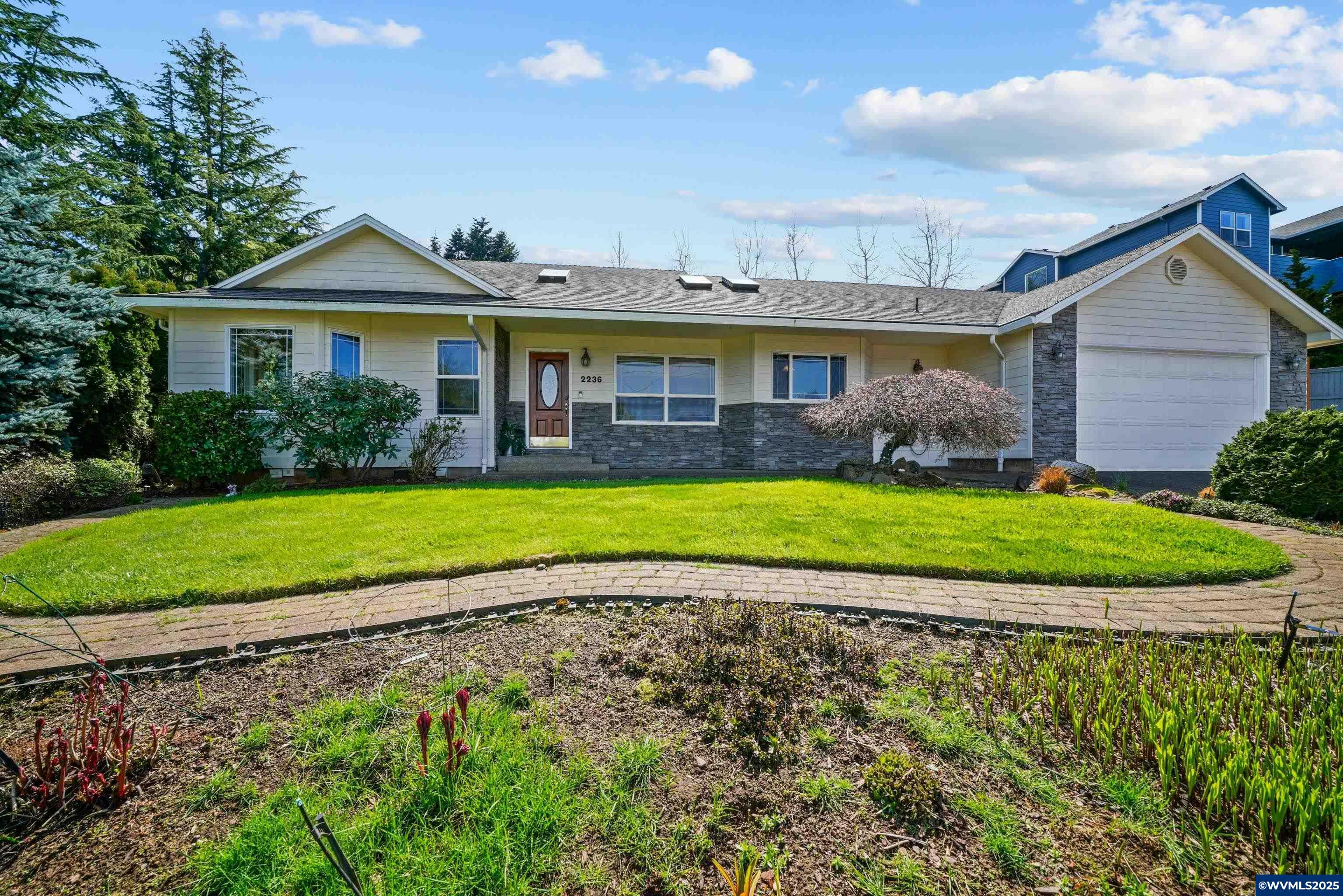 Property Photo: 2236 Davis Rd S OR 97306