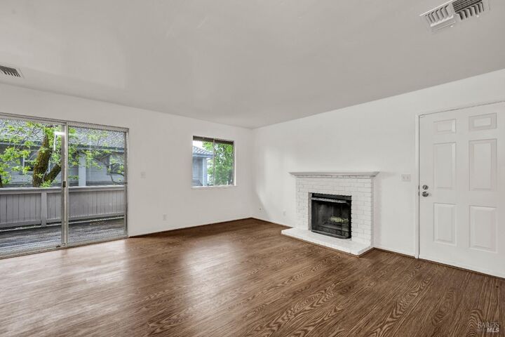 Property Photo:  797 W Spain Street  CA 95476 