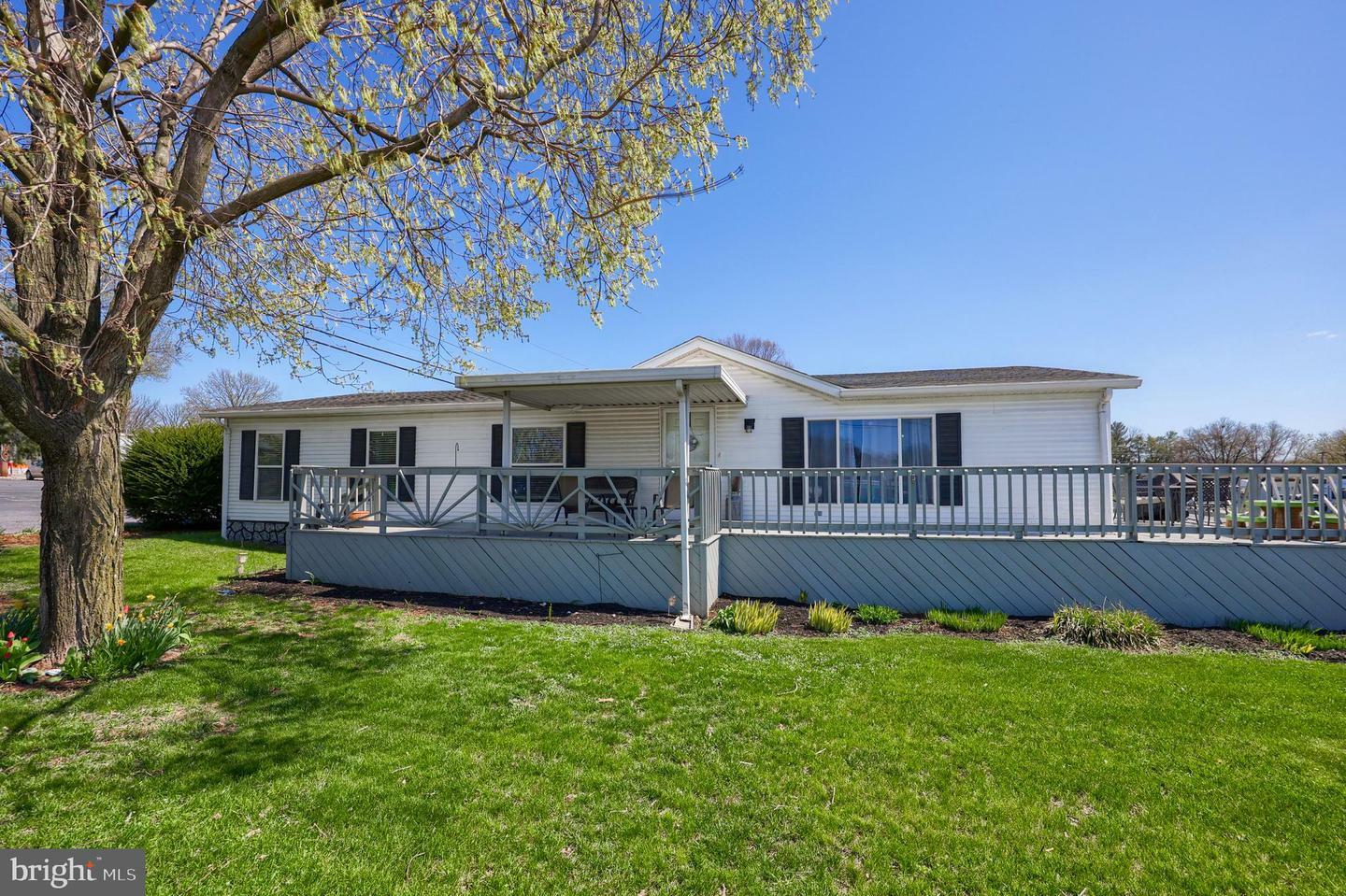 Property Photo:  937 Opal Street  PA 17522 