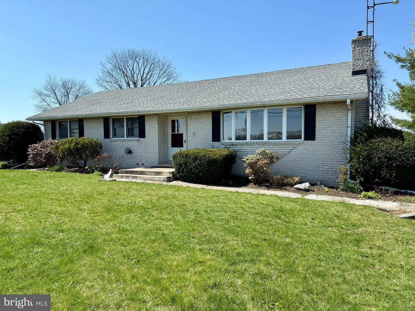 Property Photo: 11949 Williamsport Pike PA 17225