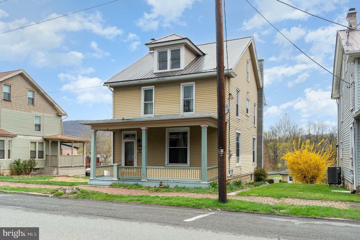 Property Photo: 348 N 4th Street PA 17074