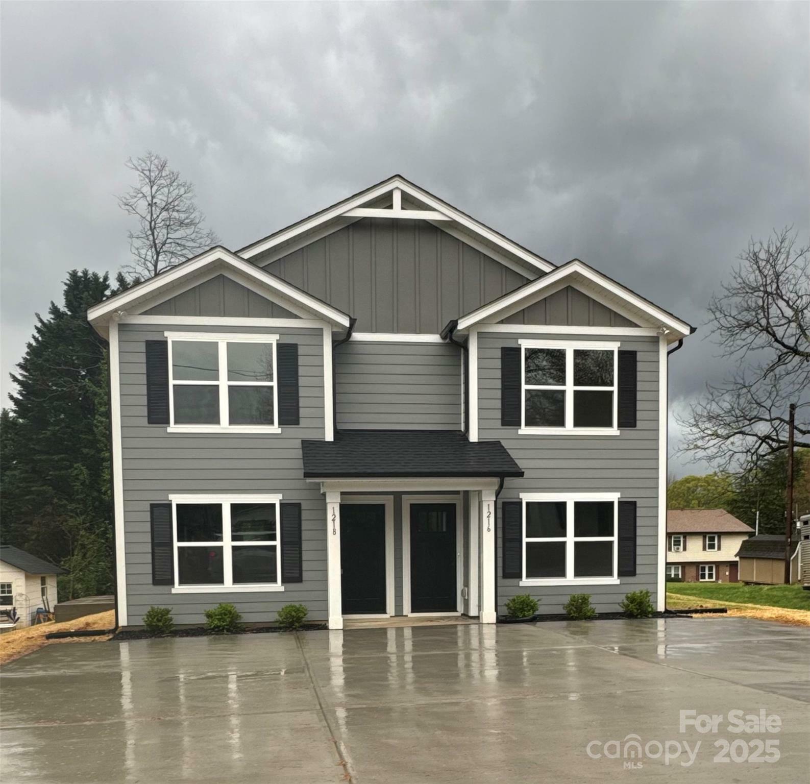 Property Photo: 1216-1218 12th Street NE NC 28601