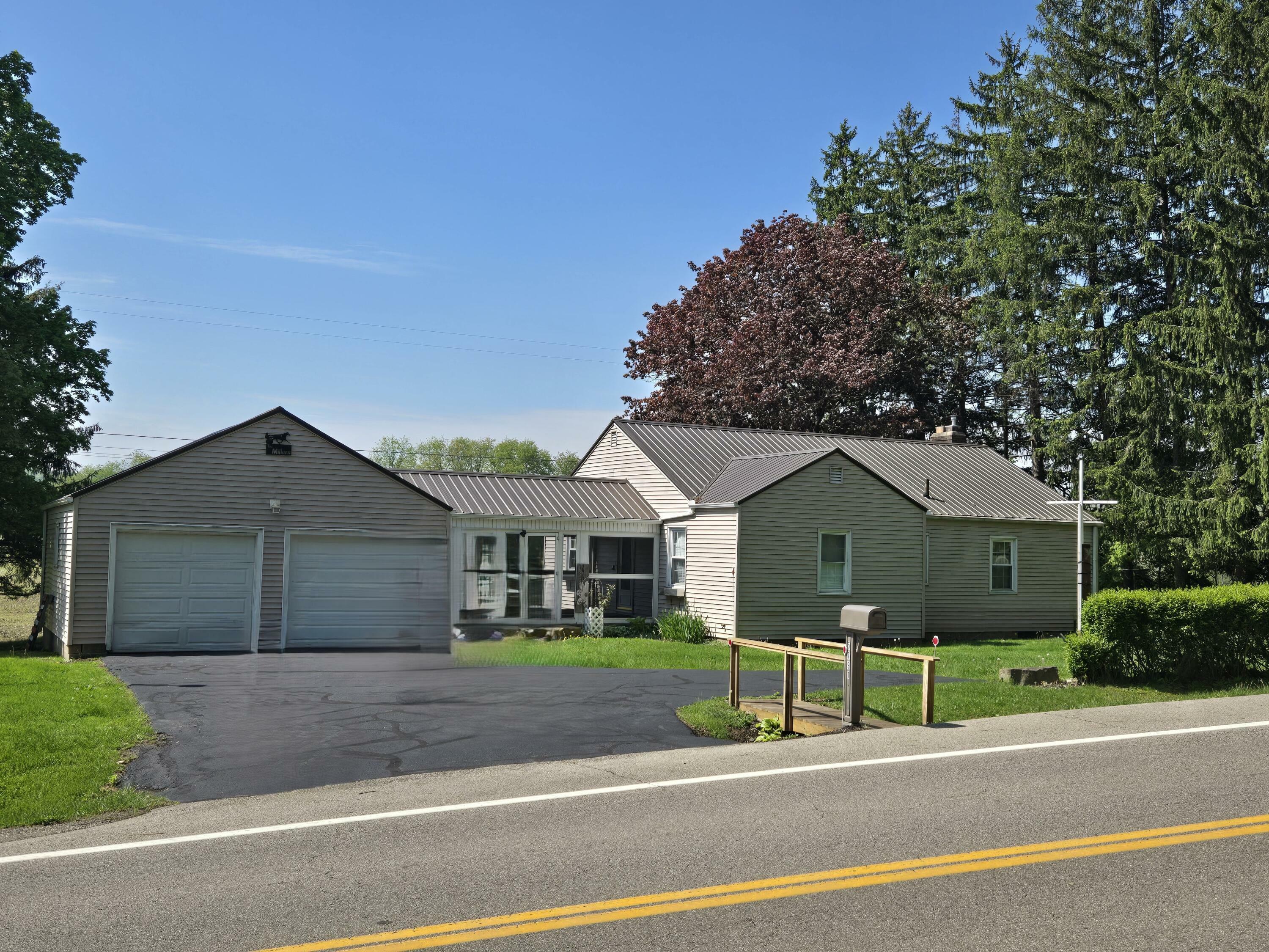 Property Photo: 5791 Pleasant Valley NE Road OH 43822