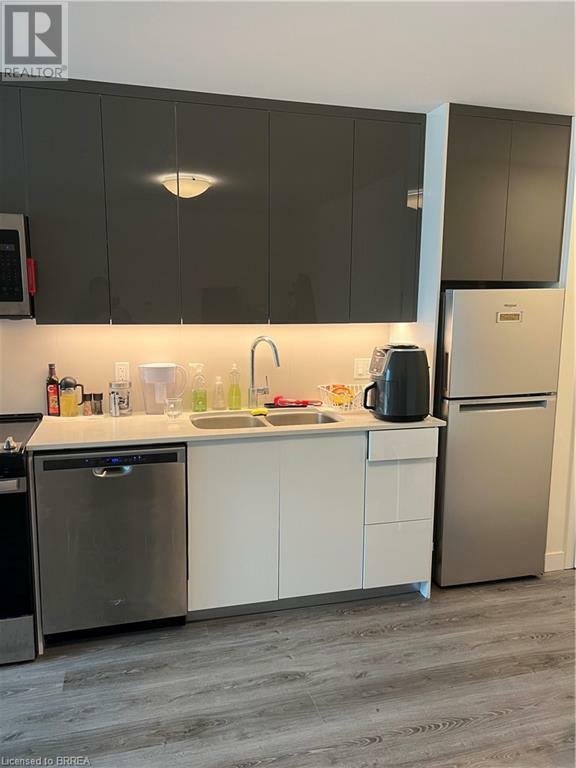 Photo de la propriété: 60 Frederick Street 1304 ON N2H 0C7