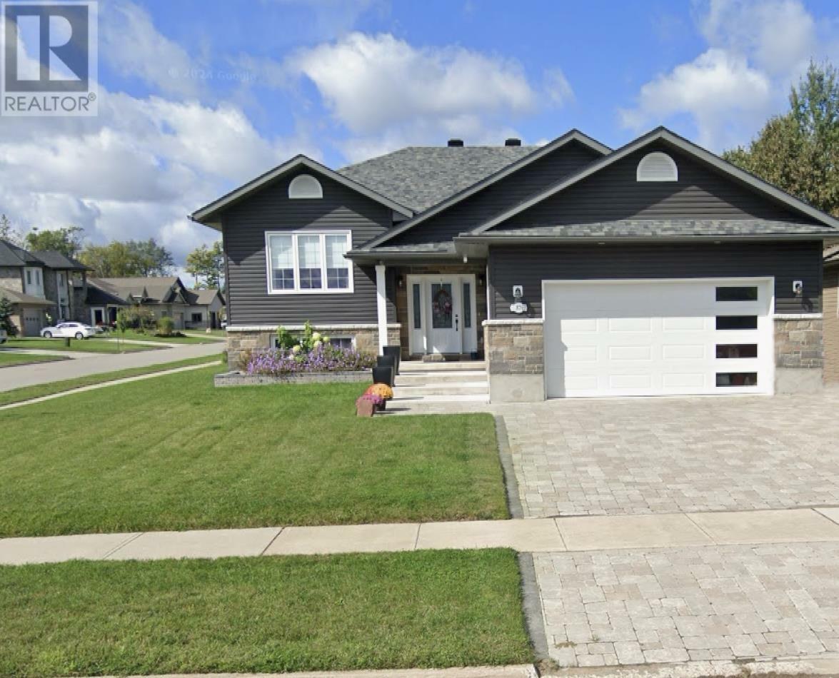 Property Photo: 37 Foxborough Trl ON P6B 0A5