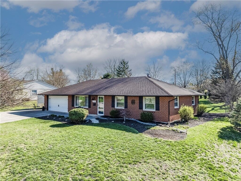 Property Photo:  2735 Tihart Way  OH 45430 