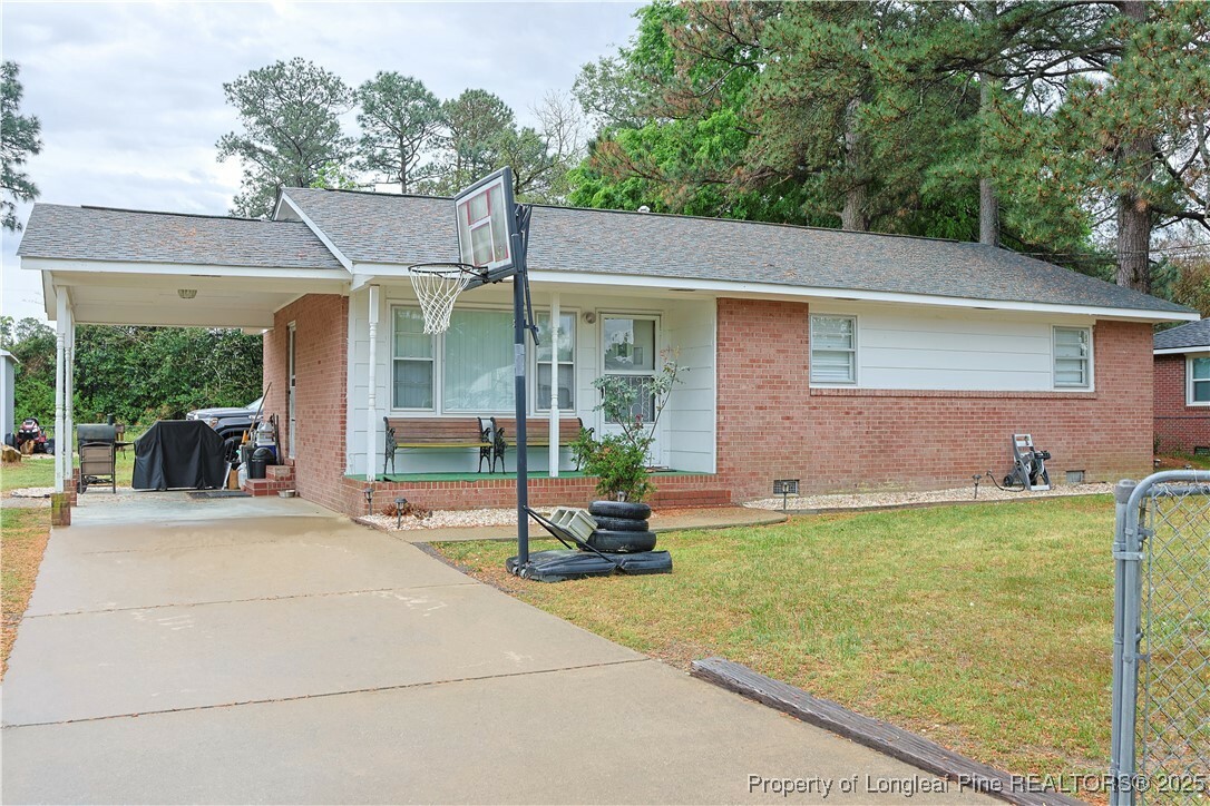 Property Photo: 4109 Knollwood Drive NC 28304