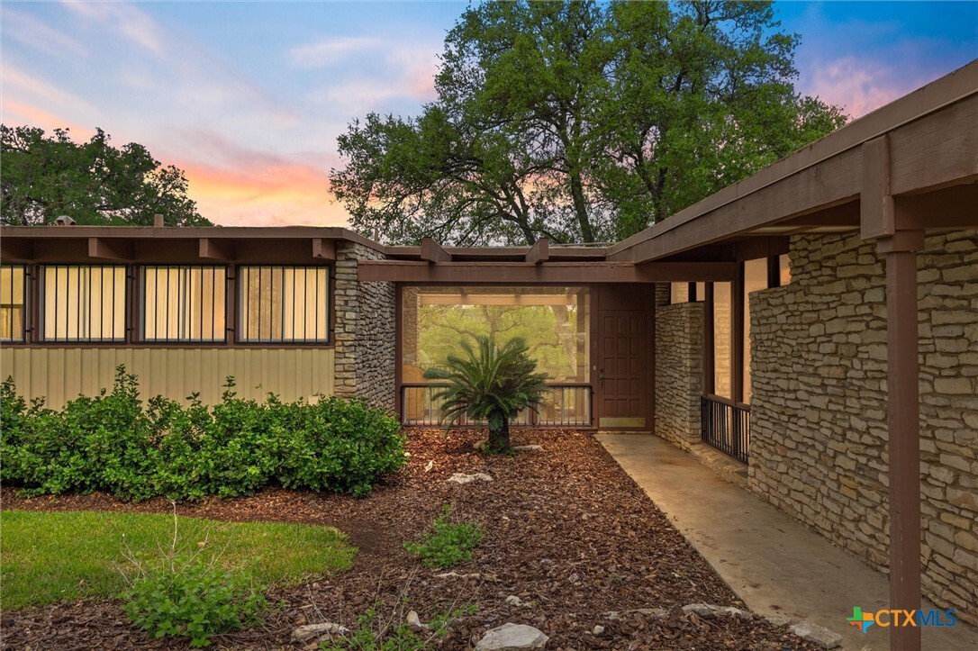 Property Photo: 103 Chula Vista Street TX 78666
