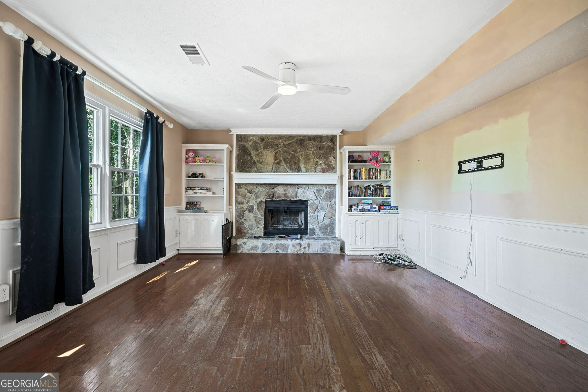 Property Photo: 985 Lake Haven Court GA 30076