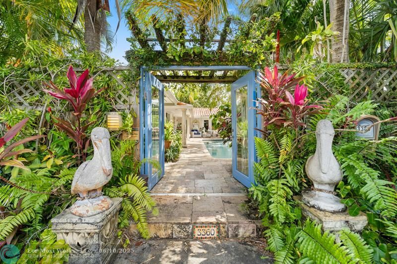 Property Photo: 3360 NE 17th Ave FL 33334