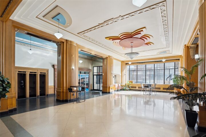 Property Photo: 400 Walnut Street 401 IA 50309