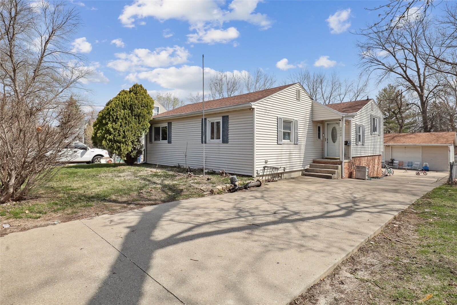 Property Photo:  3845 51st Street  IA 50310 