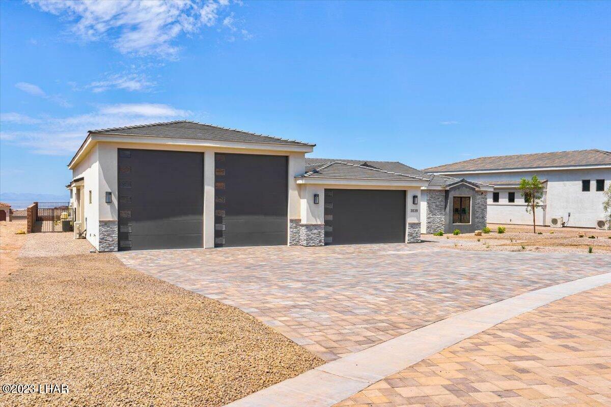 Property Photo: 3039 Camino De La Enclave AZ 86406