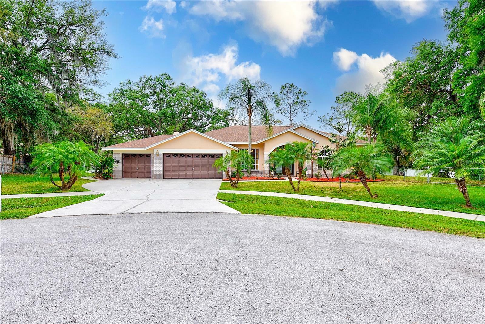 Property Photo: 12302 Knight Place FL 33592