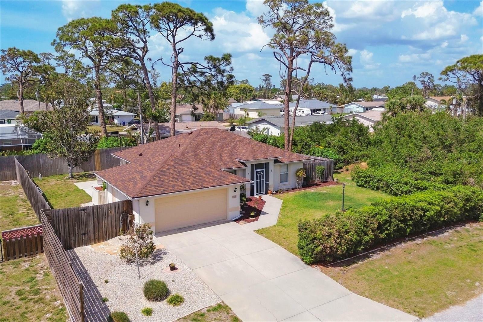 Property Photo:  1524 Royal Road  FL 34293 