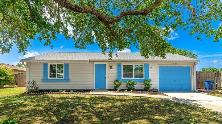 2237 Lockwood Meadows Circle  Sarasota FL 34234 photo