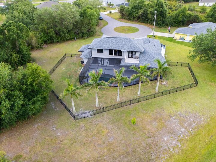 Property Photo: 384 Viedma Street FL 33983