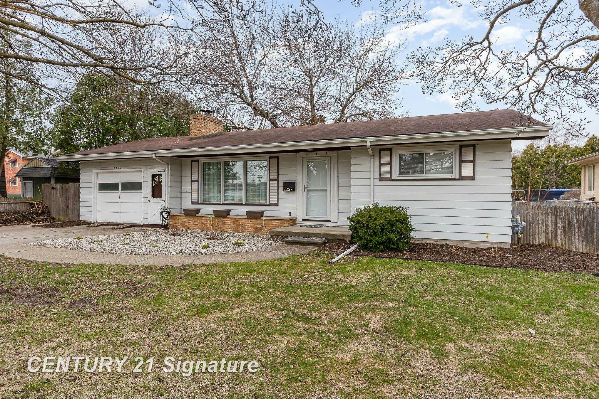 Property Photo: 2227 Marshall Court MI 48602