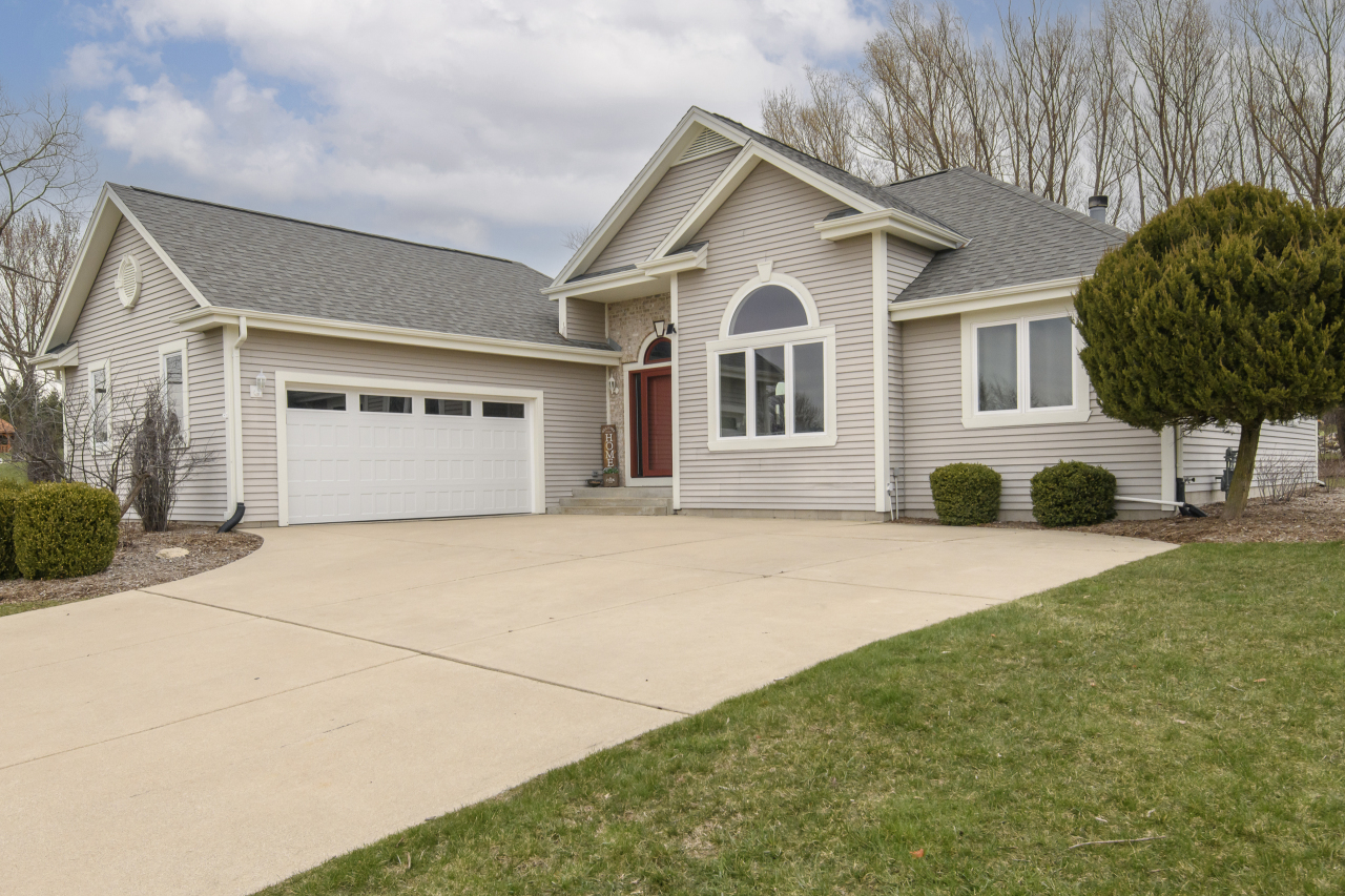 Property Photo: 140 Chestnut Way WI 53153