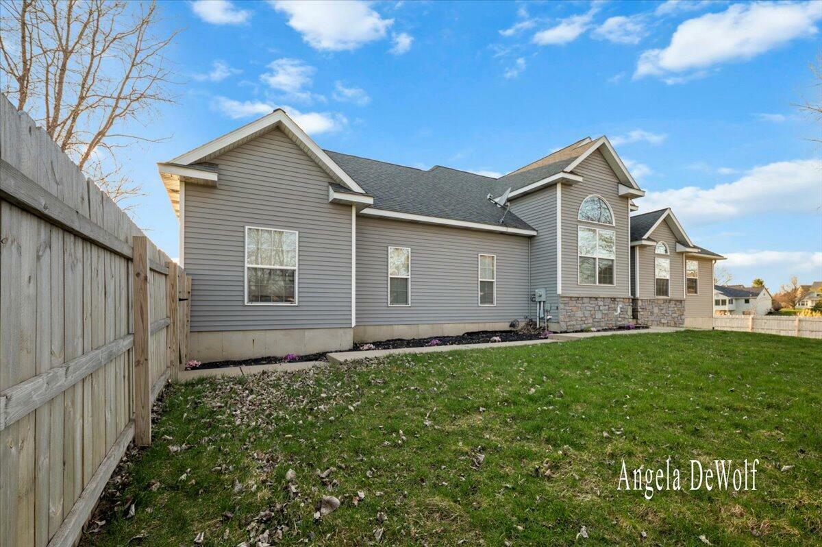 Property Photo: 4087 Baldwin Street MI 49426