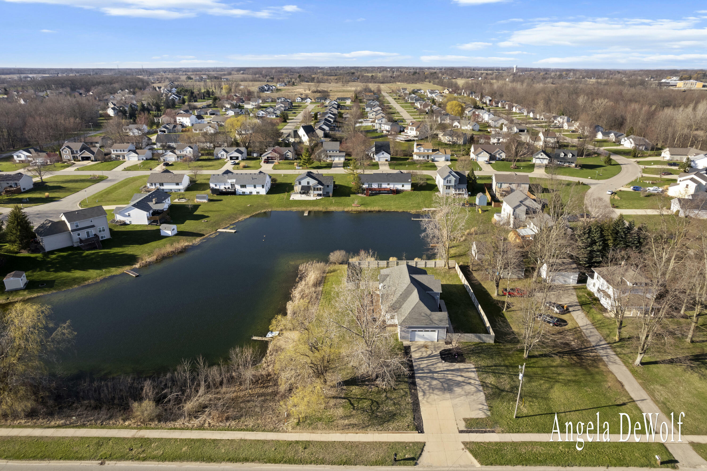 Property Photo: 4087 Baldwin Street MI 49426