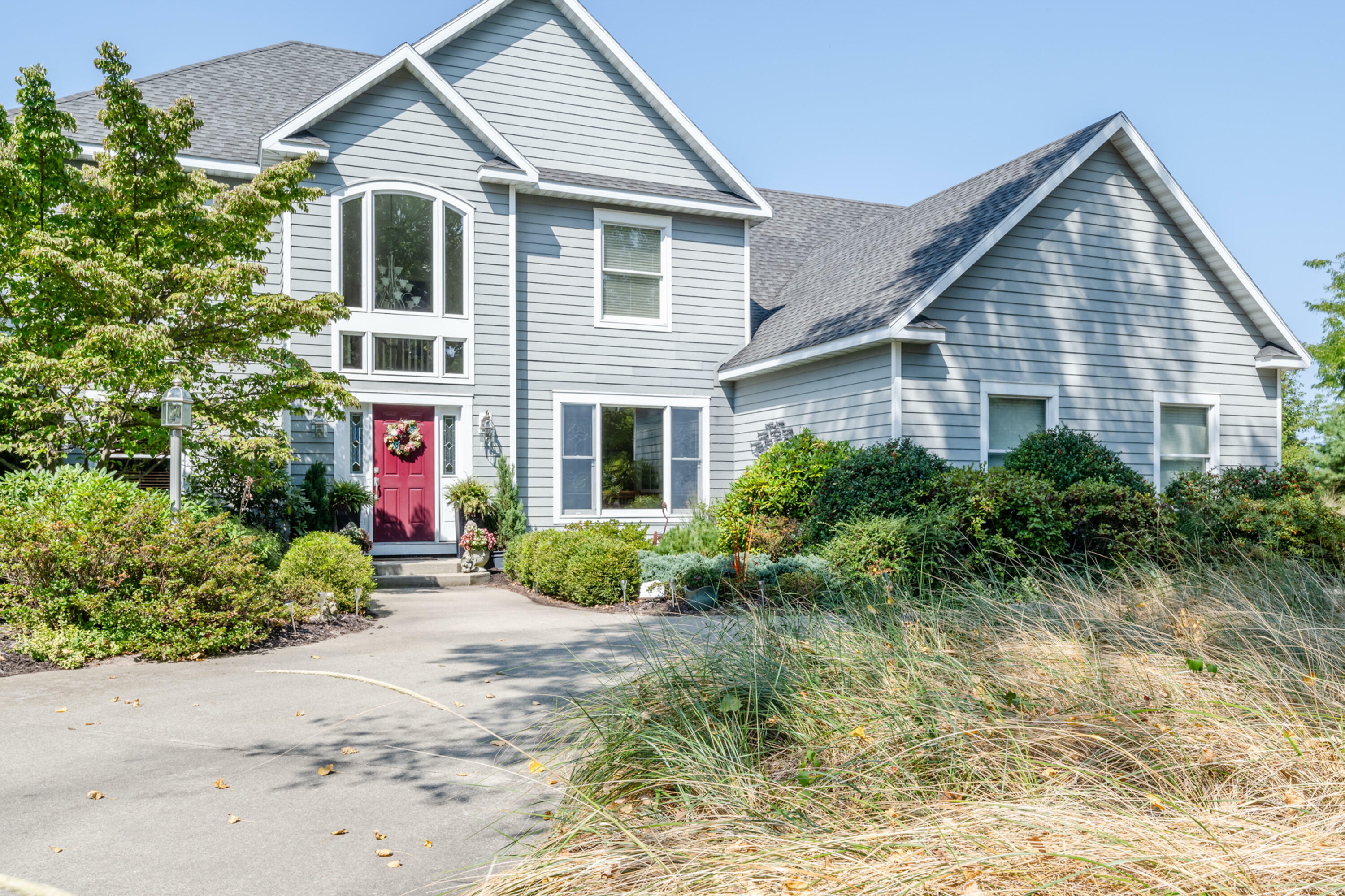Property Photo:  380 Ridgeway Street  MI 49085 