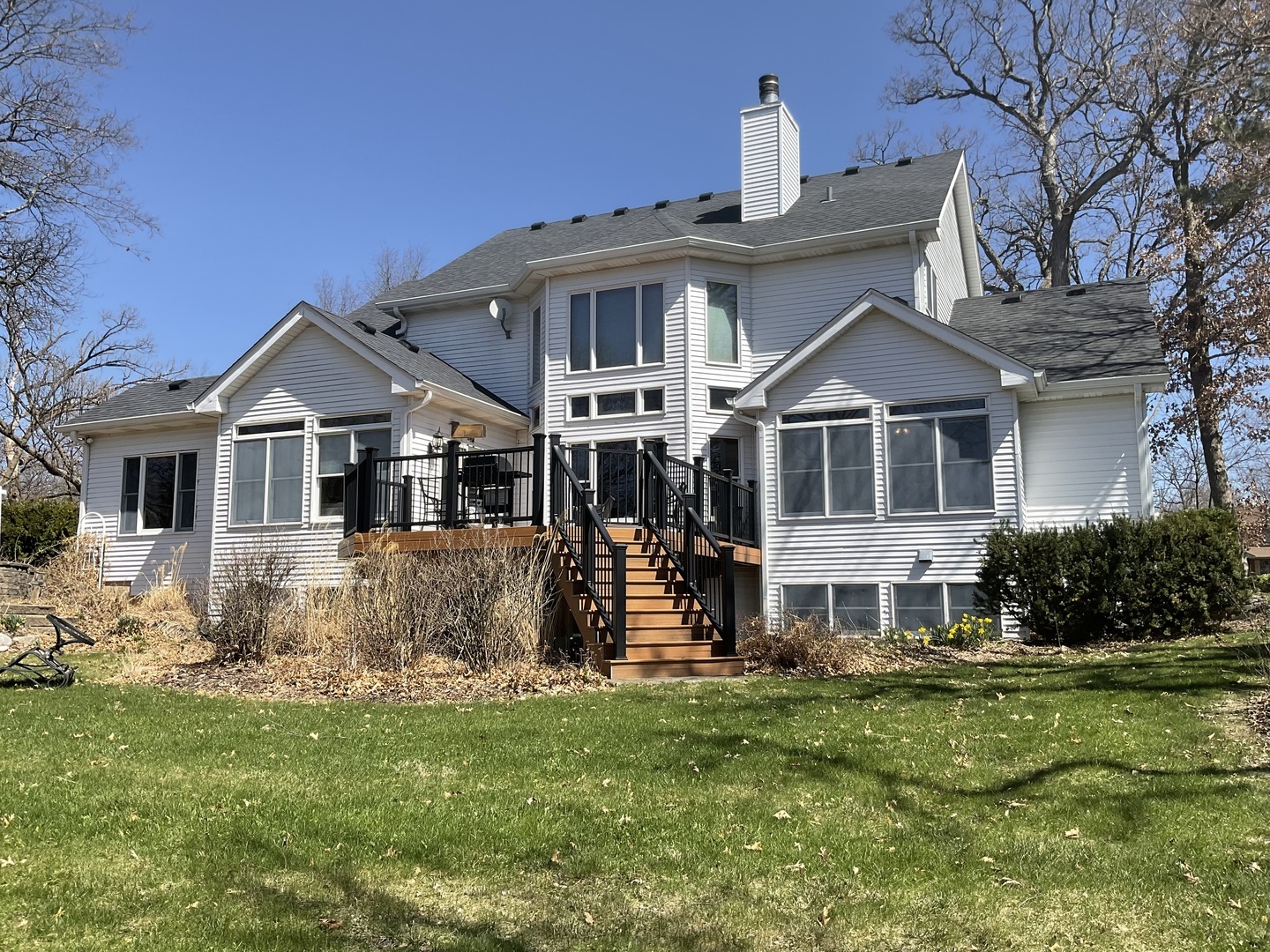 Property Photo: 1251 Old Oak Court IL 60140