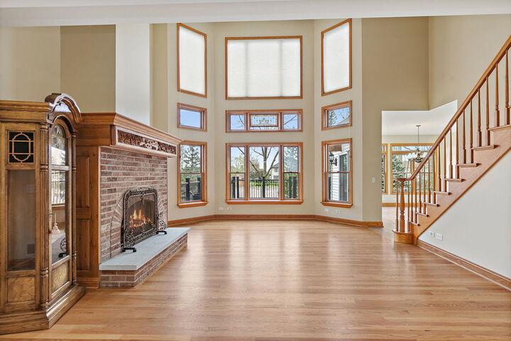Property Photo: 1251 Old Oak Court IL 60140