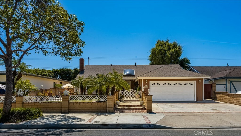 Property Photo: 1718 Albion Ave CA 92705