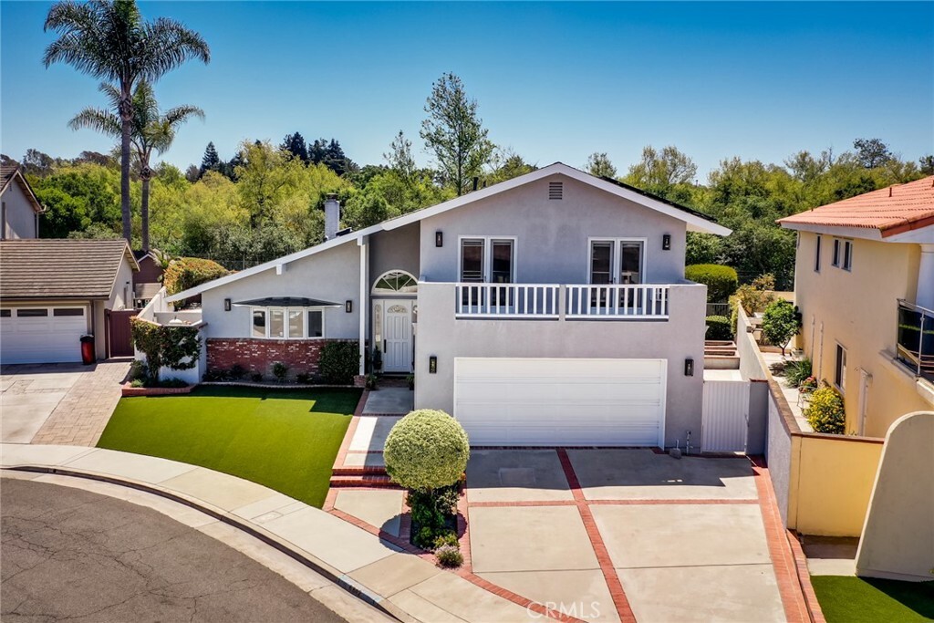 Property Photo: 6842 Jardines Drive CA 92647