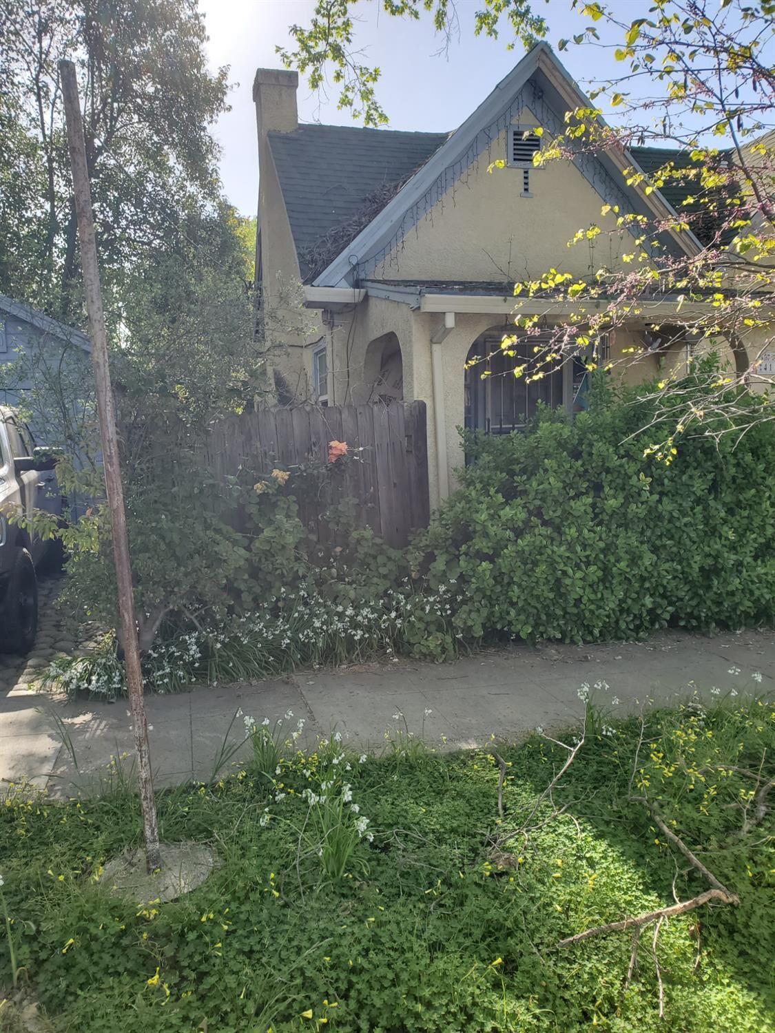 Property Photo:  411 Alhambra Boulevard  CA 95816 