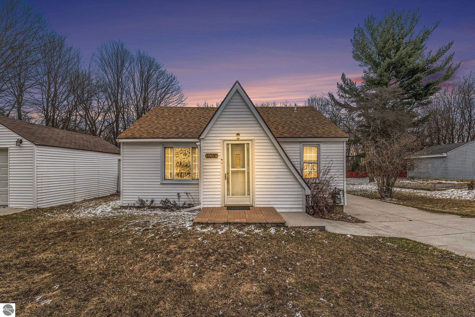 Property Photo:  1067 Orchard  MI 49616 