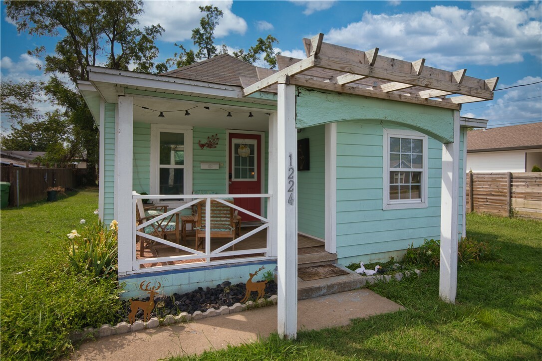 Property Photo: 1224 4th Street AR 72756